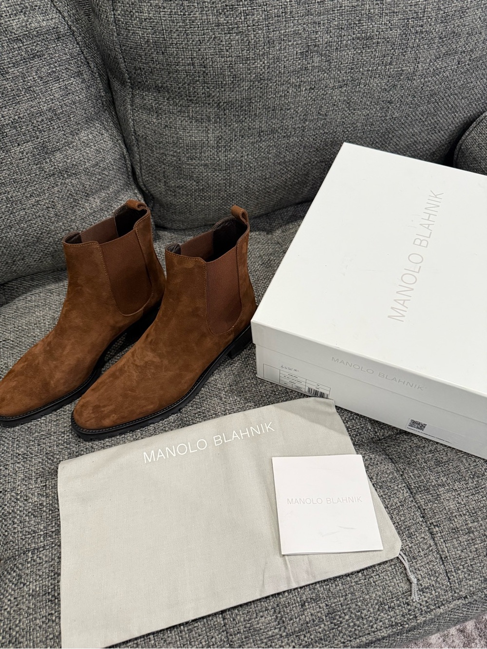 Manolo Blahnik women's Brown Suede Boots. Read description. - Picture 7 of 11